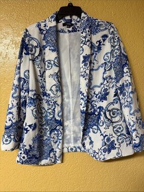 Elementz White Blazer with Blue Scroll Floral Print